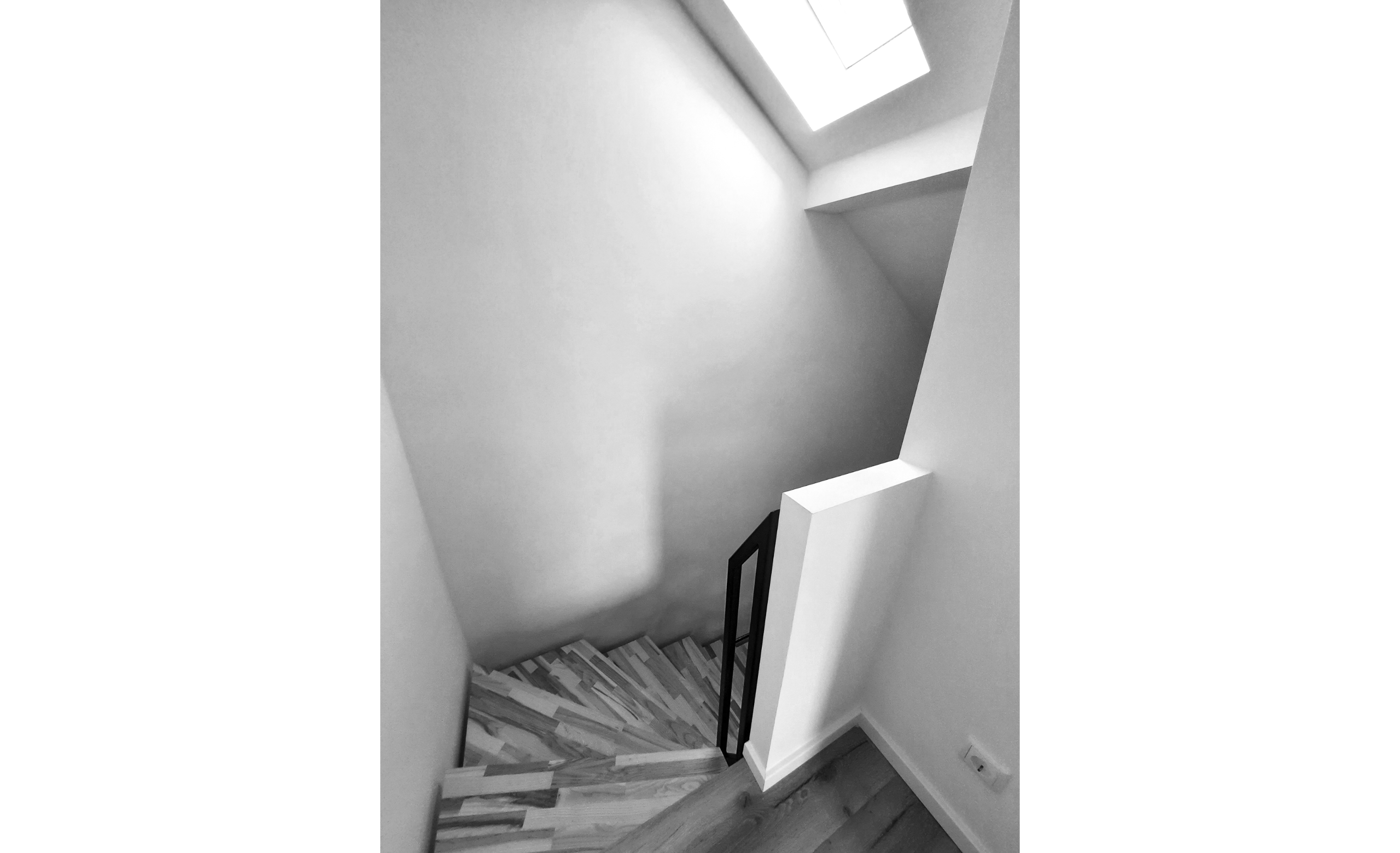 UMBAU & KERNSANIERUNG Einfamilienhaus in Ketsch Die Immobilie wurde nach den Vorgaben für ein Effizienzhaus (KfW 55 EE) kernsaniert und umgebaut.